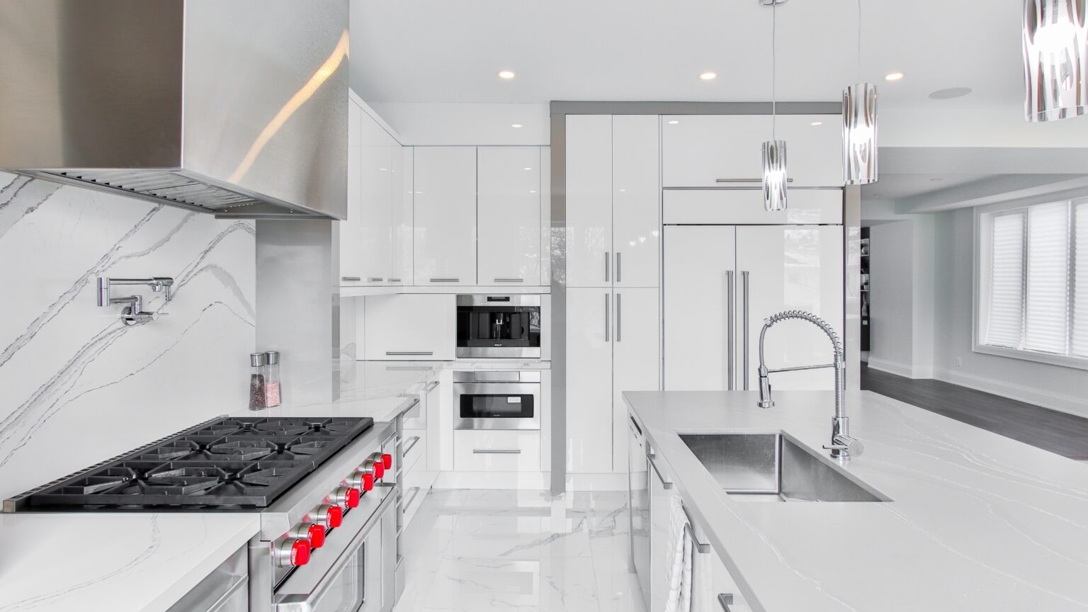 A Guide to Choosing Kitchen Countertops: Granite or Quartz?